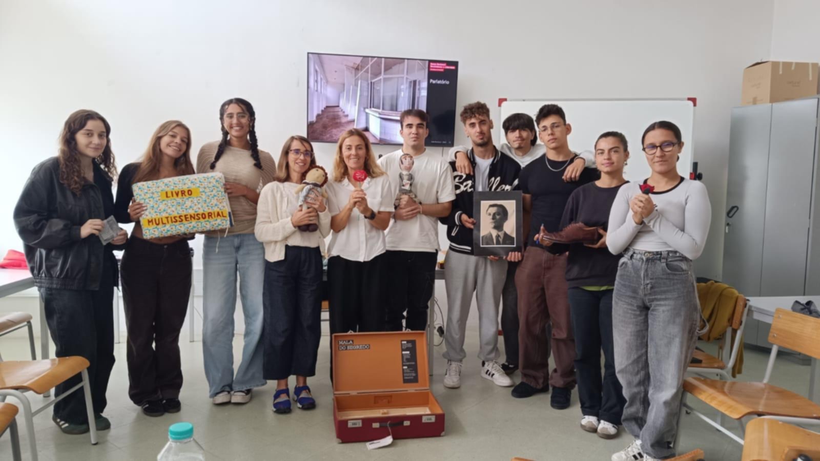 Guardiões e Guardiãs da Memória da Resistência - Mala Museológica "O segredo"