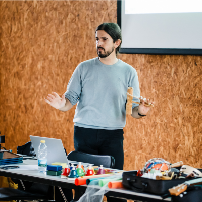 Formação de Professores: Tecnologia como chão comum - Criação colaborativa em música e artes