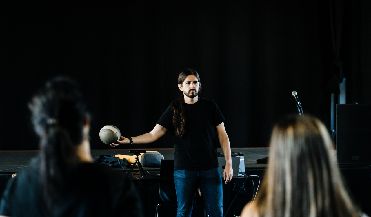 Formação de Professores: Tecnologia como chão comum - Criação colaborativa em música e artes