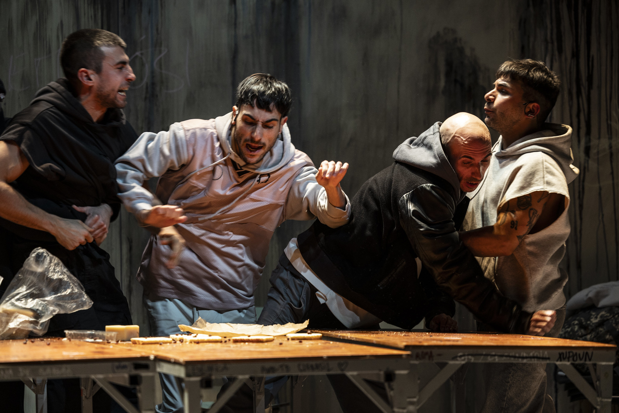 (IN)DISCIPLINA - O Teatro como ponto de partida para pensar a Escola.